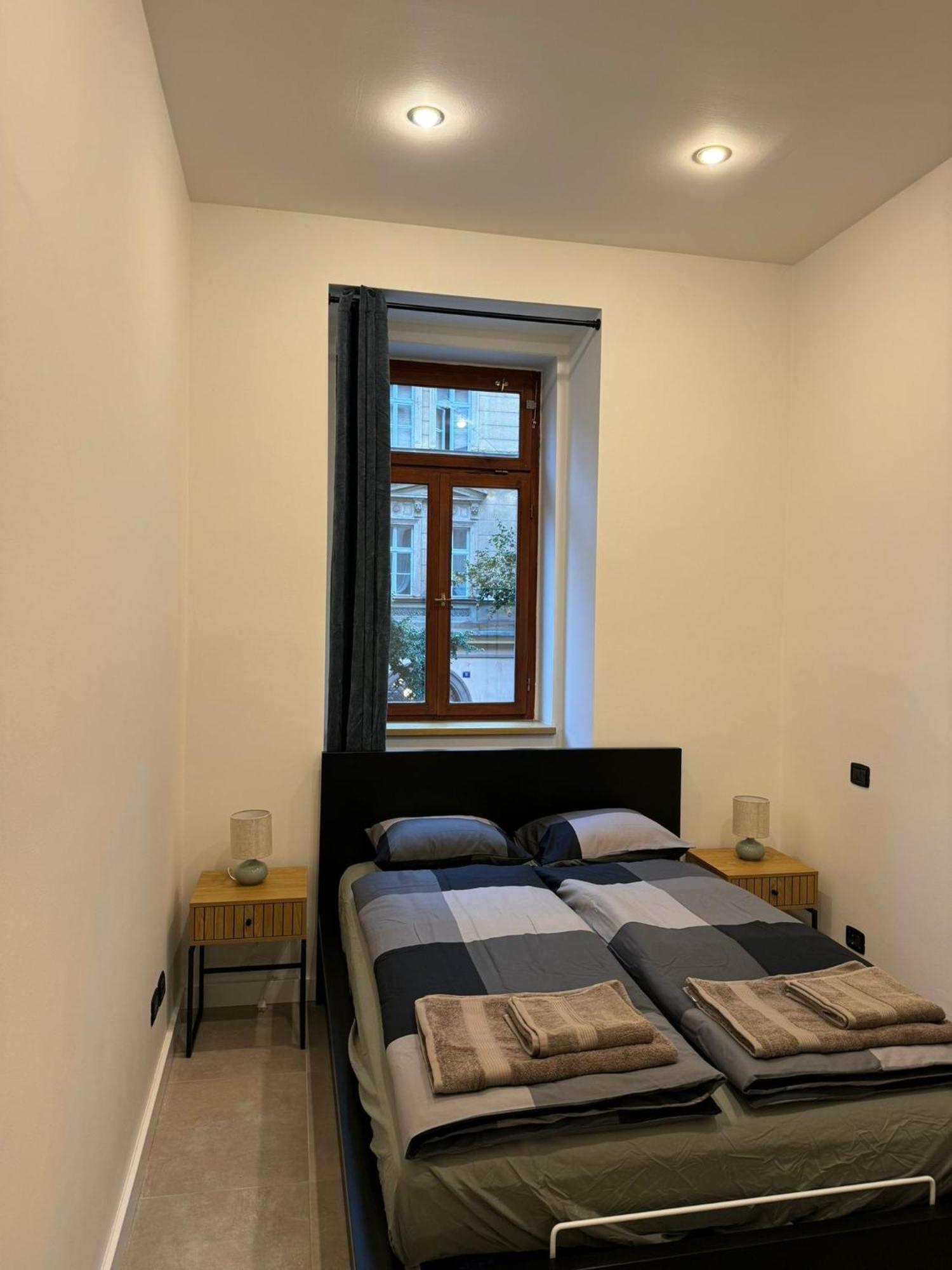 Cool Vitkova With Balcony Apartament Praga
